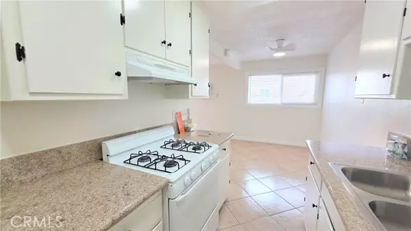 El Monte, CA 91732,3733 Durfee 8