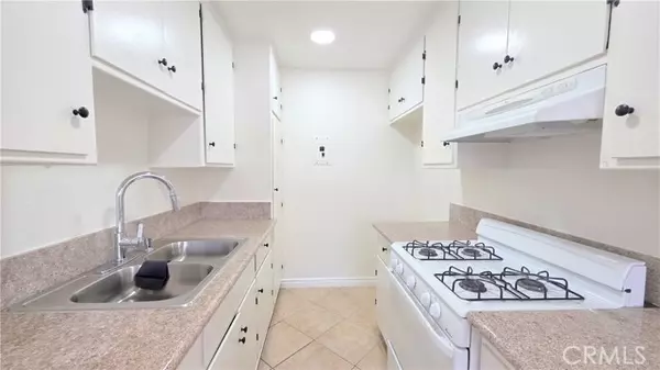 El Monte, CA 91732,3733 Durfee 8