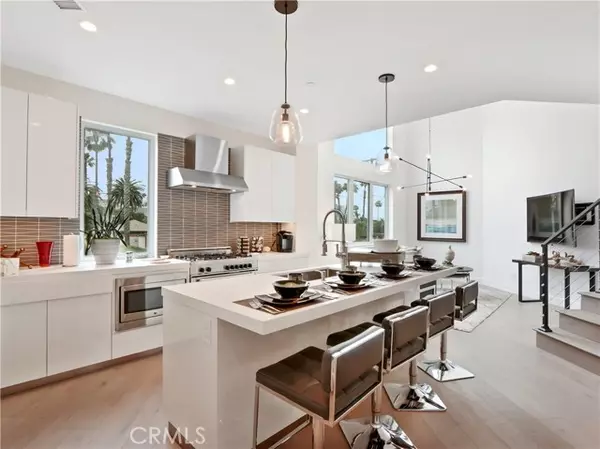 Newport Beach, CA 92663,4405 Channel PL