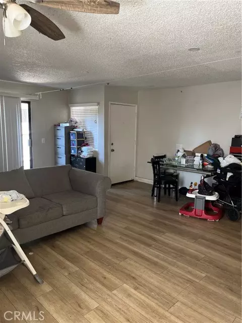 Santa Ana, CA 92701,520 E Walnut