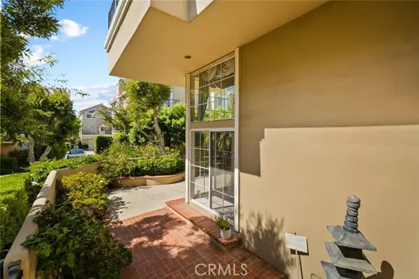 Huntington Beach, CA 92648,19595 Oakdale LN