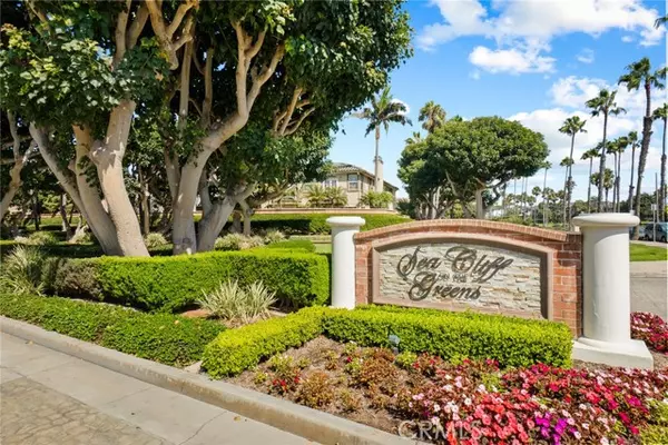 Huntington Beach, CA 92648,19595 Oakdale LN