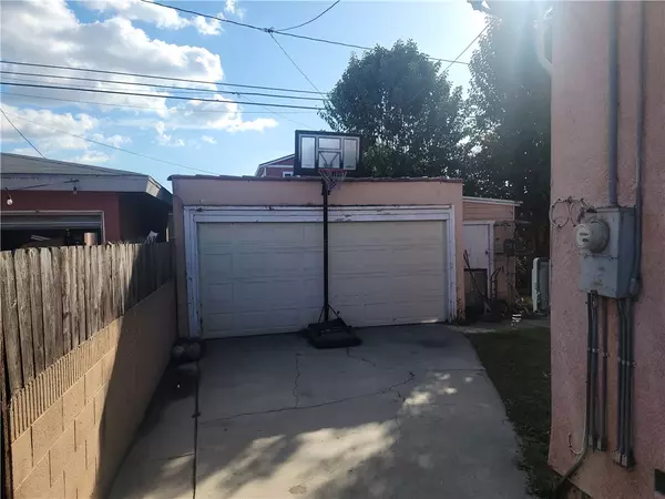 Long Beach, CA 90805,34 E 53rd ST