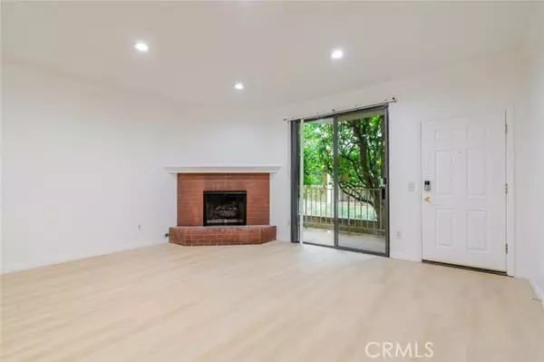 Chatsworth, CA 91311,10229 Variel AVE 22
