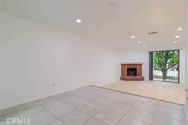 Chatsworth, CA 91311,10229 Variel AVE 22