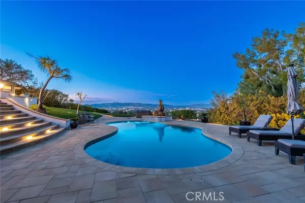 Woodland Hills, CA 91364,4854 Nomad DR
