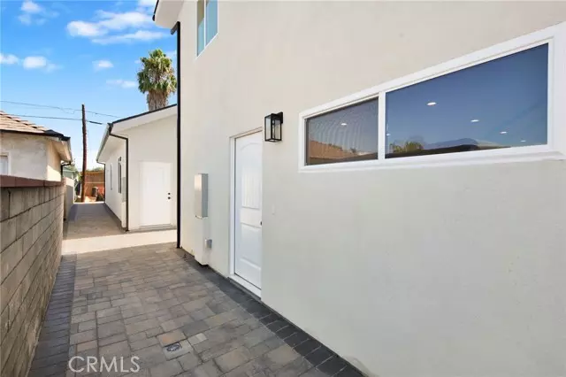North Hollywood, CA 91606,6712 1/2 Saint Clair AVE