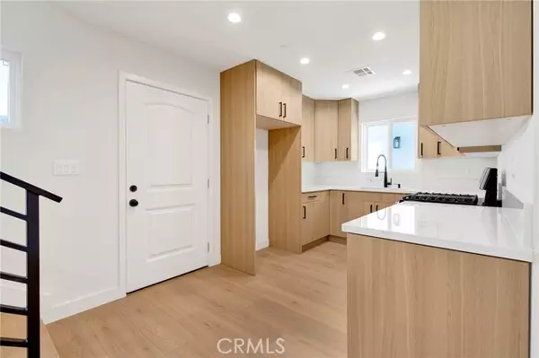 North Hollywood, CA 91606,6712 1/2 Saint Clair AVE