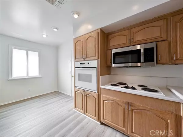 Northridge, CA 91324,18938 Prairie ST