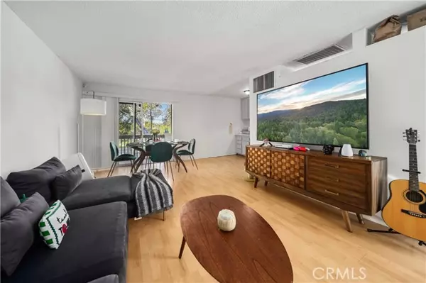 23515 Lyons AVE S7, Valencia, CA 91355