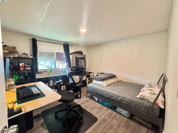 Fremont, CA 94538,262 Manitoba Green 262