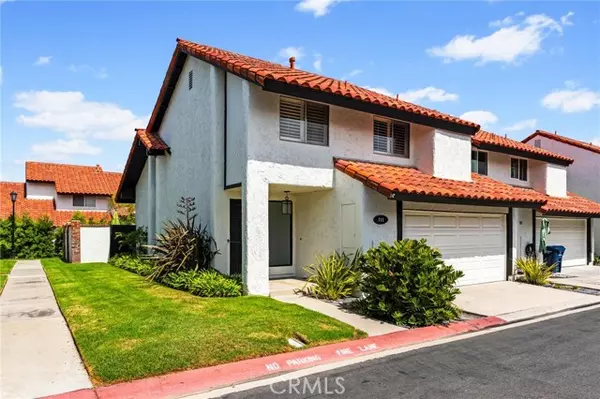 711 Ashland DR, Huntington Beach, CA 92648