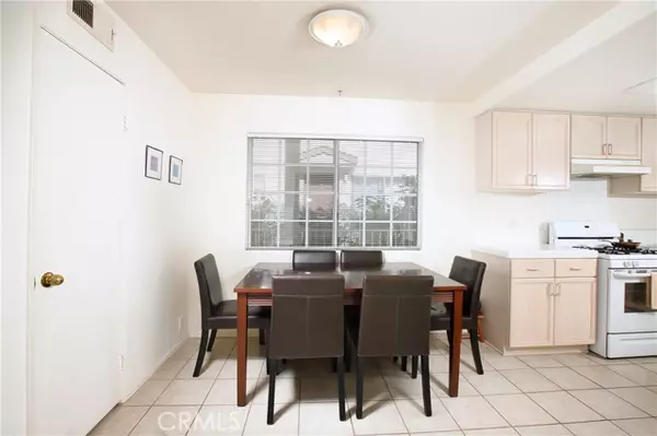 Burbank, CA 91506,510 N Shelton ST 2