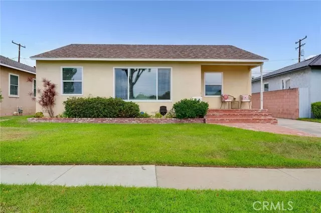Lakewood, CA 90713,4718 Josie