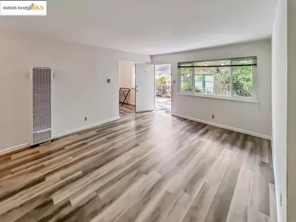 Berkeley, CA 94704,2741 Dwight WAY