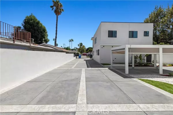 Van Nuys, CA 91405,15211 Cohasset