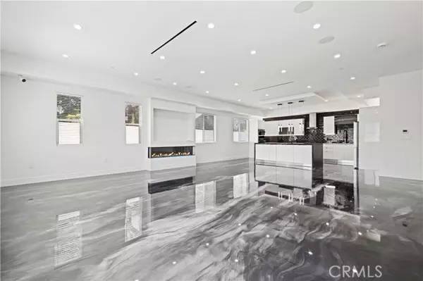 Van Nuys, CA 91405,15209 Cohasset