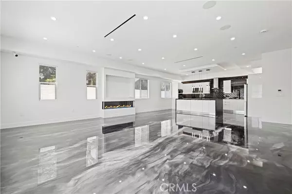 Van Nuys, CA 91405,15209 Cohasset