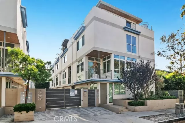 Los Angeles, CA 90038,6736 W Hepburn WAY