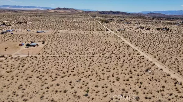 Landers, CA 92285,888 Lucky LN