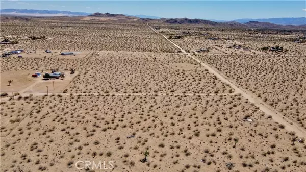 Landers, CA 92285,888 Lucky LN