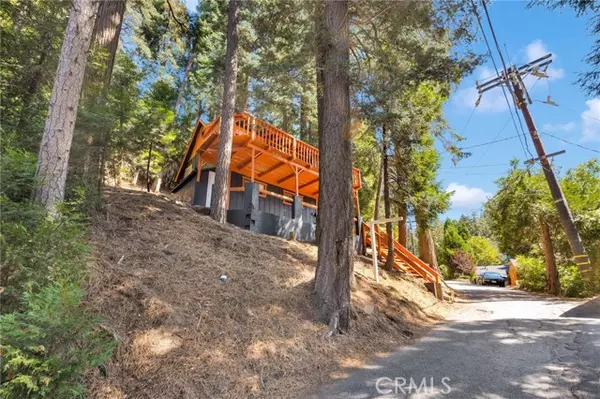 Lake Arrowhead, CA 92385,739 Lake DR