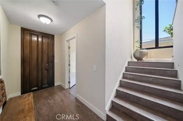 Laguna Beach, CA 92651,215 Monterey DR