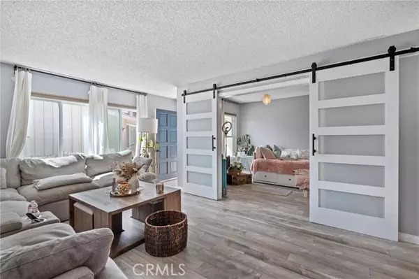 South Gate, CA 90280,5950 Imperial HWY 2