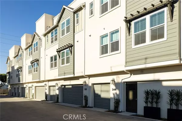 Compton, CA 90220,136 S Tulip AVE