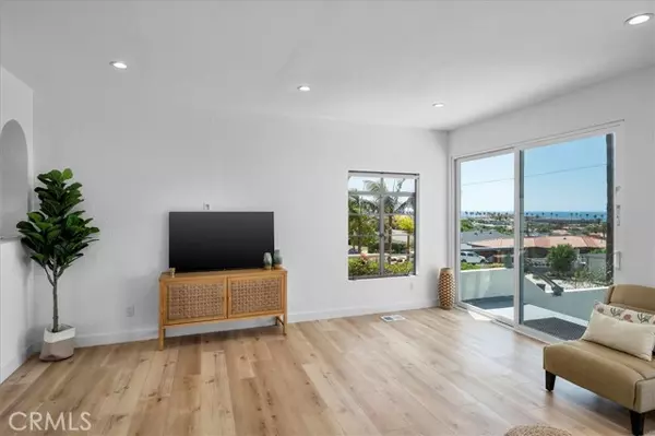 Redondo Beach, CA 90277,512 S Gertruda AVE