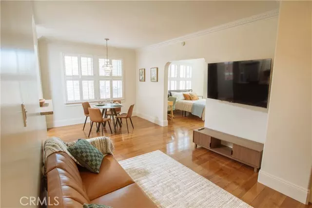 Long Beach, CA 90802,315 W 3rd 305