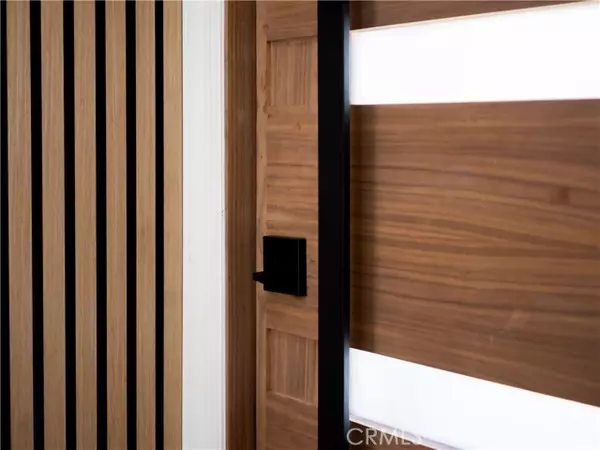 Woodland Hills, CA 91367,24244 Friar ST