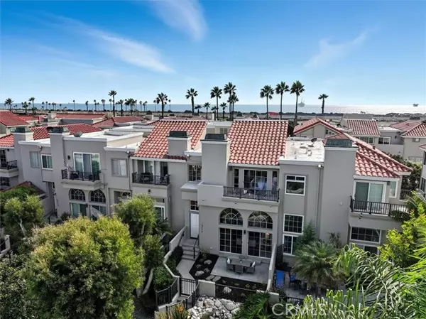 19476 Riverdale LN, Huntington Beach, CA 92648