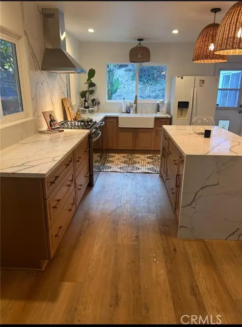 Los Angeles, CA 90042,961 Terrace 49