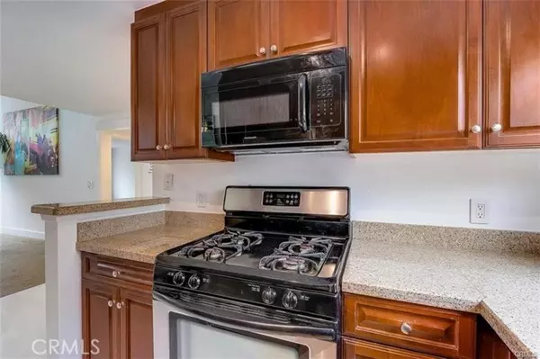 Woodland Hills, CA 91367,5540 Owensmouth AVE 316