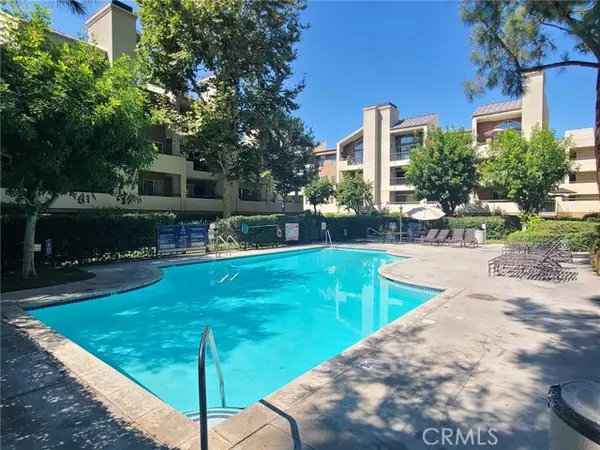 Woodland Hills, CA 91367,5540 Owensmouth AVE 316