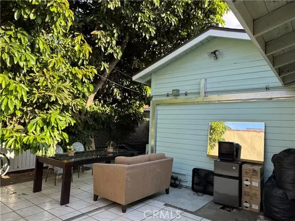 Los Angeles, CA 90037,4312 Walton