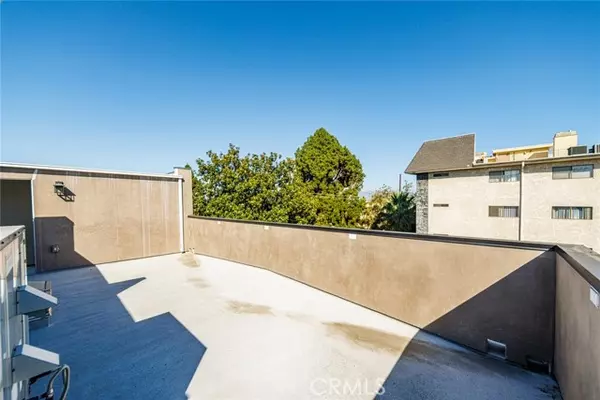 Sherman Oaks, CA 91403,14944 Moorpark ST