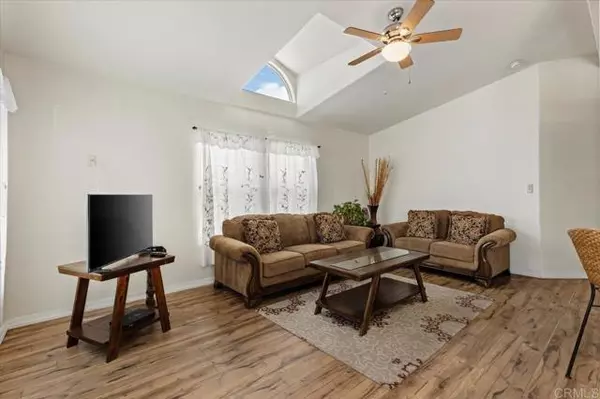 Oceanside, CA 92057,176 Flicker LN