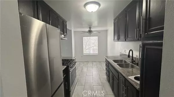 Orange, CA 92868,700 W La Veta AVE M12