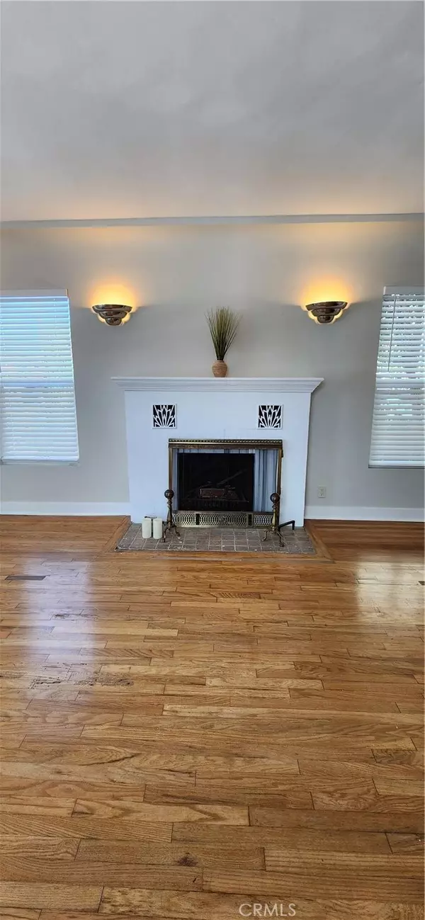 Los Angeles, CA 90039,4305 Brunswick