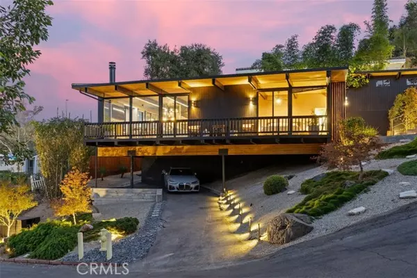 Woodland Hills, CA 91364,21090 Rios ST