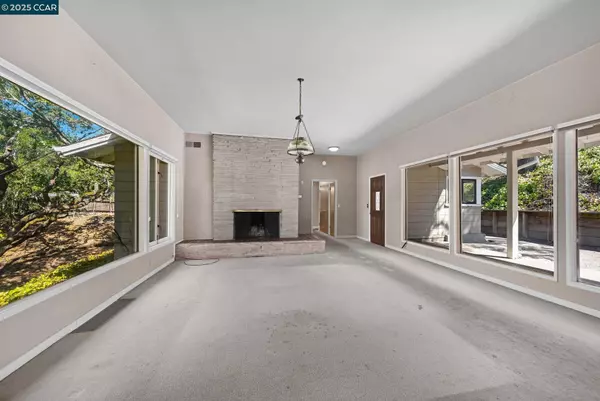 Orinda, CA 94563,131 Moraga WAY