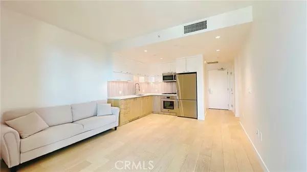 Los Angeles, CA 90013,400 S Broadway 3106