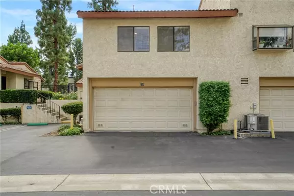 21551 Burbank 120, Woodland Hills, CA 91367