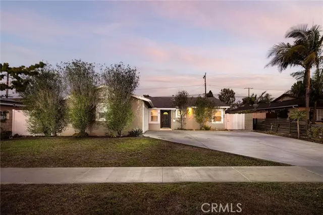 18102 Hartlund LN, Huntington Beach, CA 92646