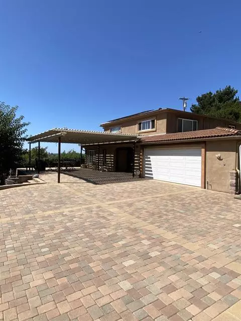 Fallbrook, CA 92028,2228 Via Del Robles