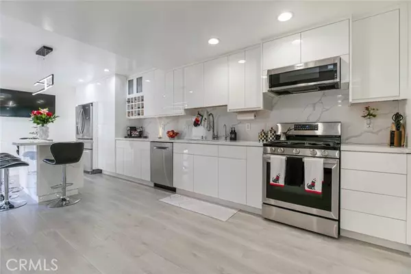 Panorama City, CA 91402,9024 Willis AVE 2