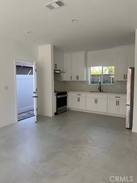 North Hollywood, CA 91605,8136 Alcove Ave