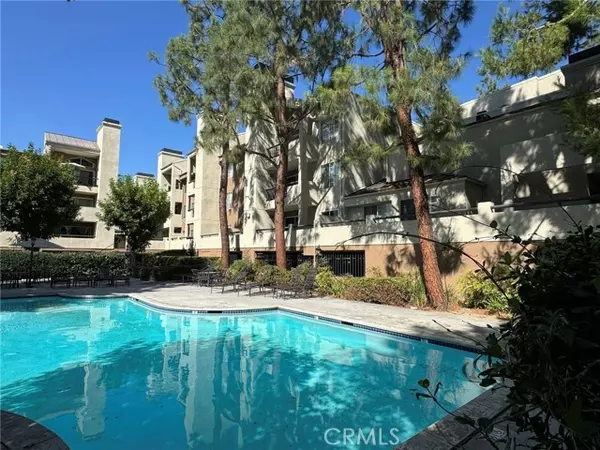 5550 Owensmouth Ave 217, Woodland Hills, CA 91367